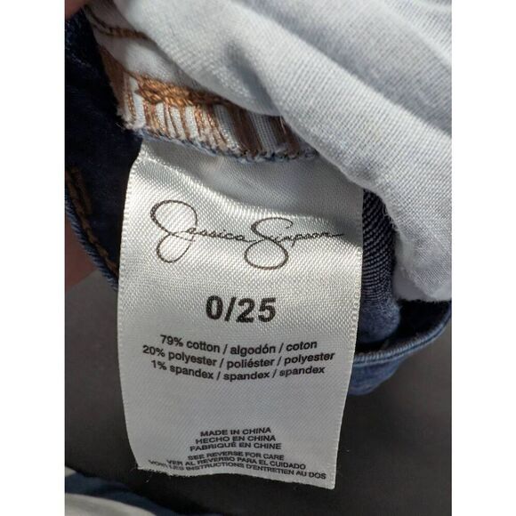 Jessica Simpson Jean Charmer Shorts Size 0/25 - Picture 3 of 4